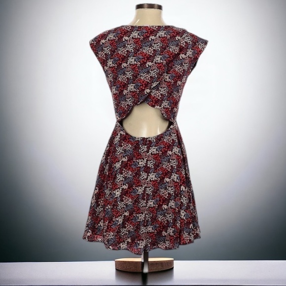 Forever 21 Contemporary Floral Dress | SIZE XS - Picture 3 of 7